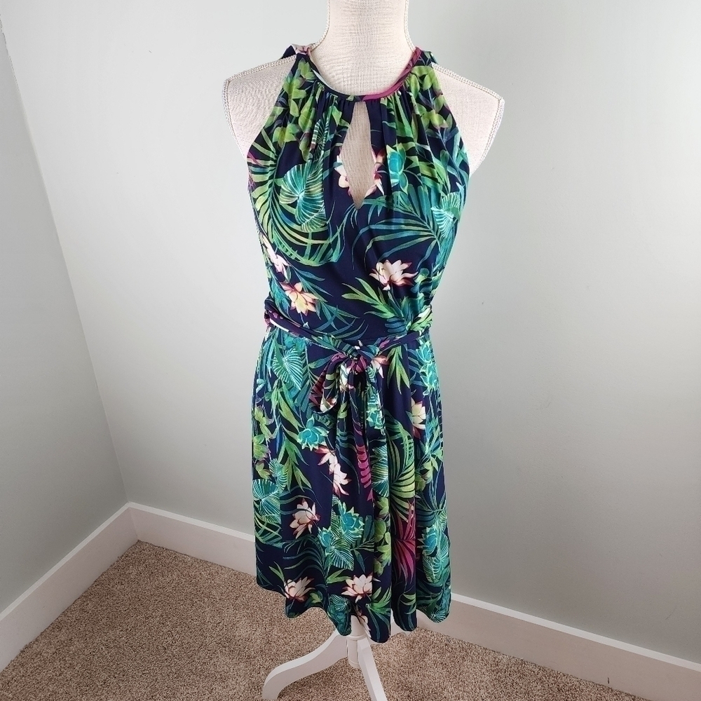 Tahari Floral Print A Line Midi Lined Dress With Keyhole Front Opening Size 2